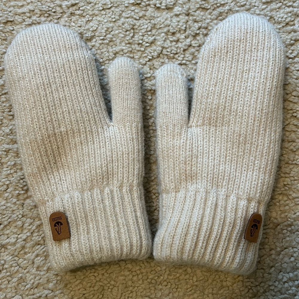 Fuzzy lined mittens